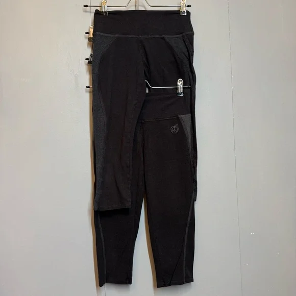 2 pair Green Apple Bamboo Yoga Capri Pants - Picture 1 of 5